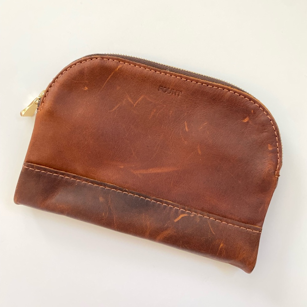 FOUNT Clive Pouch in Hazelnut (never been used)